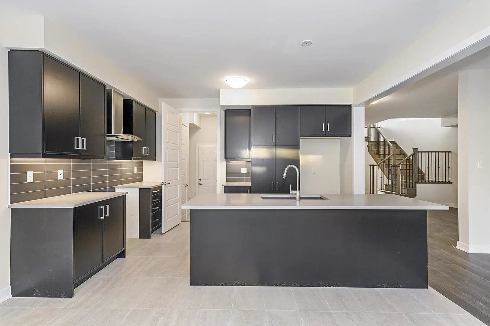 Empire Canals - Image 33